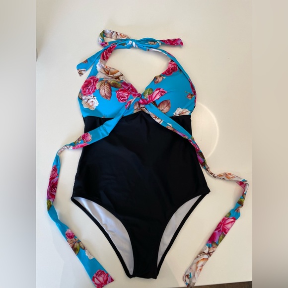 Cupshe Swim Cupshe One Piece Pretty And Flattering Size M Poshmark